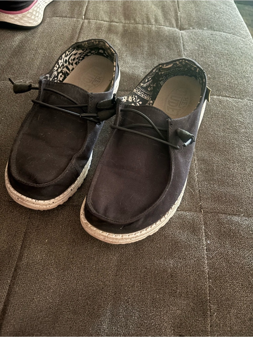 Women’s Black heydudes size 8